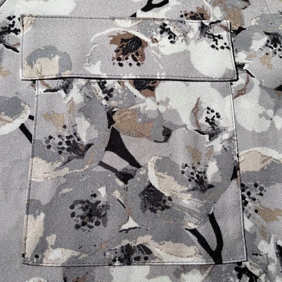 EUC Calvin Klein blouse black grey white abstract floral pattern Size L - Picture 10 of 11